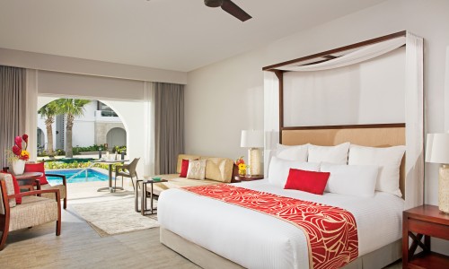 Preferred Club Deluxe Swim-Up